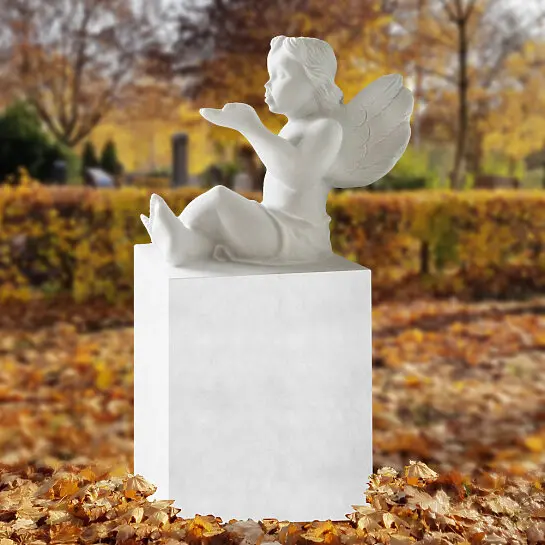 Aurelius – Urnengrabstein mit Marmor Engel Putte