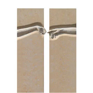 Michelangelo Doppio Urnengrabstein zweigeteilt mit Michelangelo Händen in Kalkstein