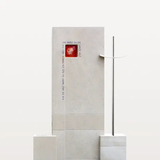Montero – Urnenstein mit Kreuz & Roter Glasrose