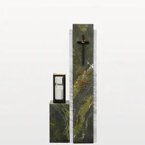 Cupito Zweiteilige Grabstein Stele mit grünem & weißem Marmor & Bronze Grablicht / Einzelgrab