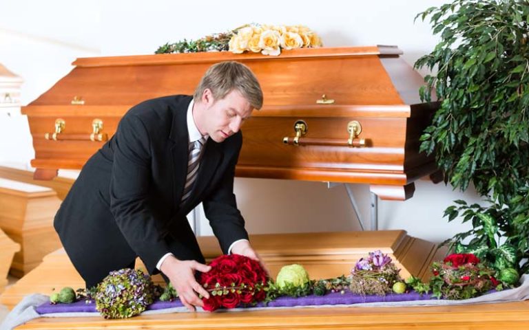Bestattungskosten-kosten-bestattung-beerdigung-preise