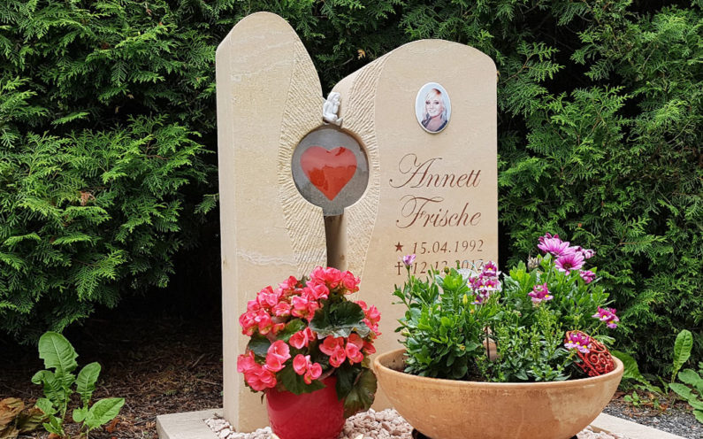 Großschwabhausen Friedhof Urnengrabstätte Frische - 0