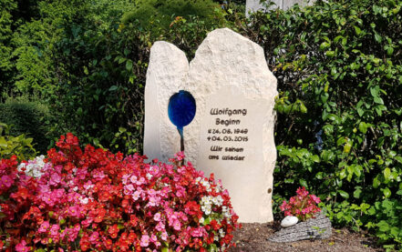 Köln Melatenfriedhof Doppelgrabstein Beginn