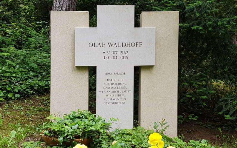Erfurt Hauptfriedhof Familiengrabstein Waldhoff - 0
