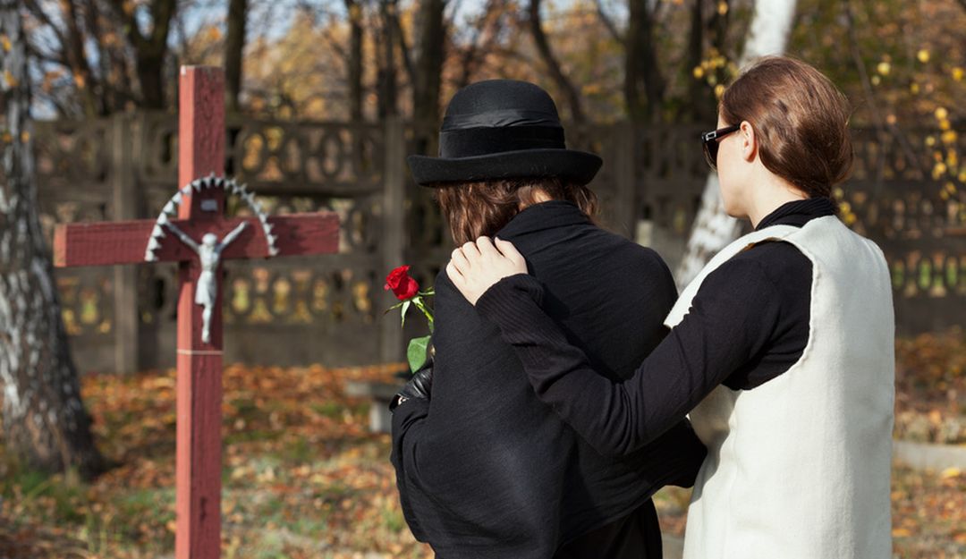 Der Friedhof dient als gemeinsamer Ort der Trauerverarbeitung | Bildquelle: © Photographee.eu