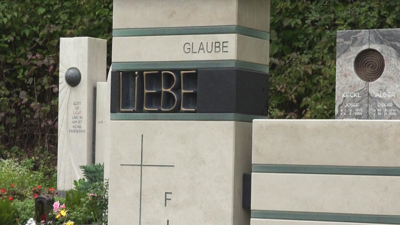 Video zu Grabsteine mit Grabsteinstbeschriftung und Grabsteinspruch „Liebe“