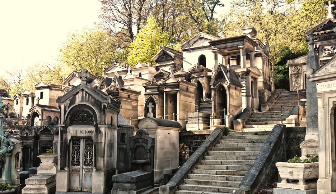 Mit einem großen Gelände ist der Friedhof einen Tagesausflug wert. | Bildquelle: © Fotolia - petra b.