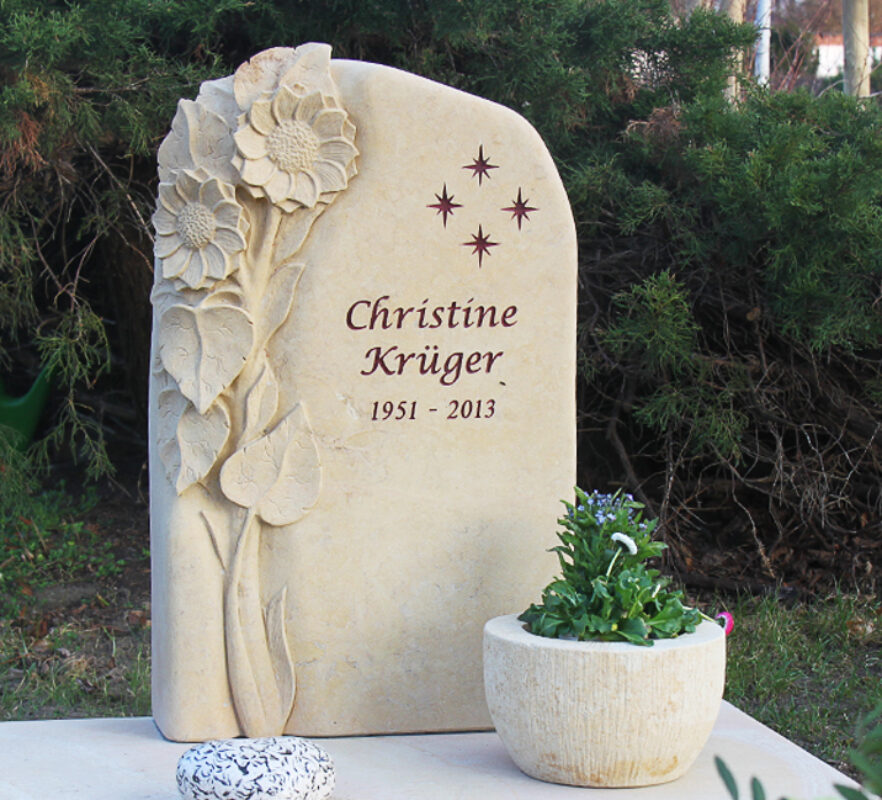 Urnengrab Gestaltung - Sandstein Grabstein mit Sonnenblume