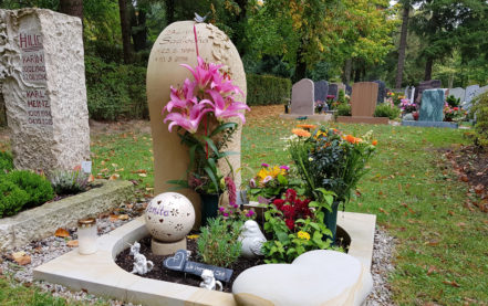 Saalfeld Hauptfriedhof Urnengrabmal Sadlocha