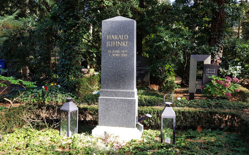 Berlin Waldfriedhof Dahlem Grabstele Harald Juhnke - 1