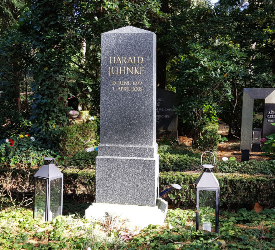 Grabstätte von Harald Juhnke (Schauspieler) - Granit Grabstein
