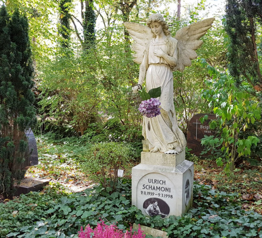 Grabstätte von Ulrich Schamonis (Regisseur & Schauspieler) -  Grabstein mit Engel