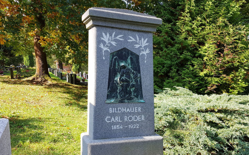 Greiz Hauptfriedhof historischer Einzelgrabstein Carl Röder - 2