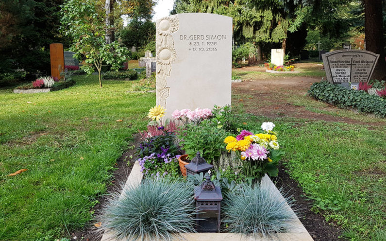 Dresden Trinitatisfriedhof Einzelgrabstein Simon - 1