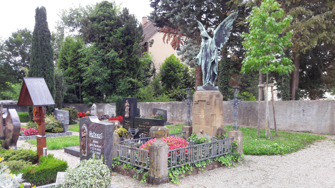 Gebrauchte & alte Grabsteine kaufen/verkaufen Infos