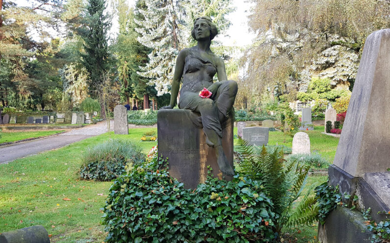 Dresden Trinitatisfriedhof Familiengrab Schilling - 1