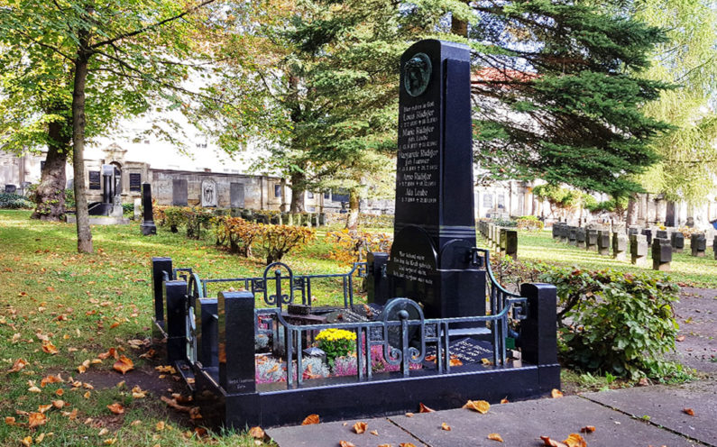 Gera Südfriedhof Familiengrabanlage Rüdiger - 2