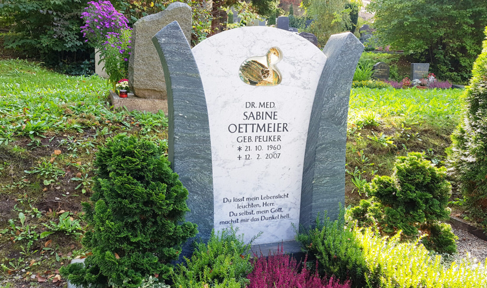 Stilvolle Grabsteine Referenz