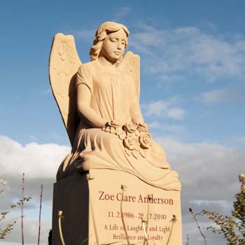 Grabdenkmal mit Engel - Familiengrabstätte Eine Grafik zu Grabdenkmal mit Engel - Familiengrabstätte