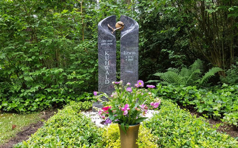 Erfurt Hauptfriedhof Einzelgrabmal Kuhwald - 1