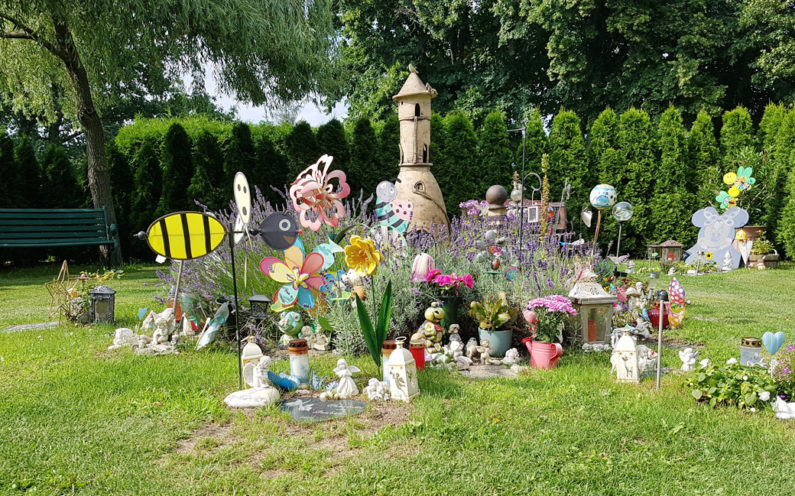 Petershagen evangelischer Friedhof Kindergrabmal Gemeinschaftsgrab - 1