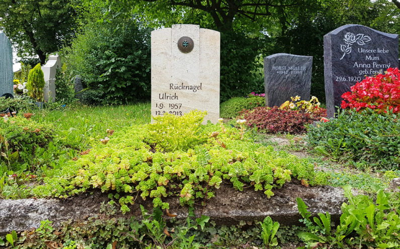 Neustadt an der Orla Evangelischer Friedhof Einzelgrab Rücknagel - 1