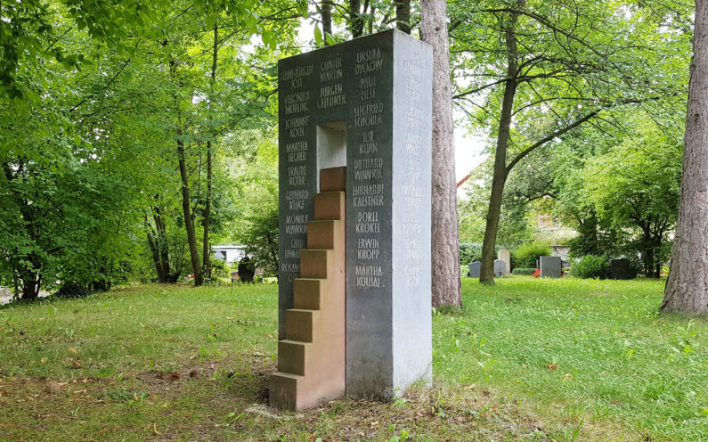 Neustadt an der Orla Evangelischer Friedhof Gemeinschaftsgrab - 1