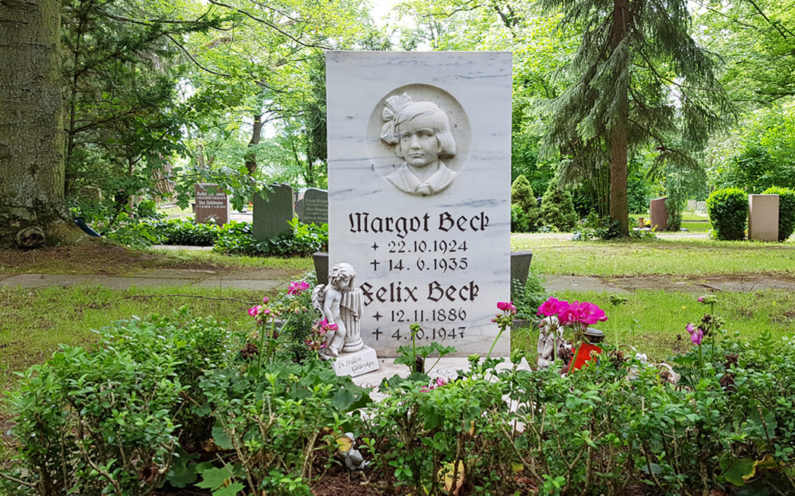 Erfurt Hauptfriedhof Urnengrabstein Beck - 1