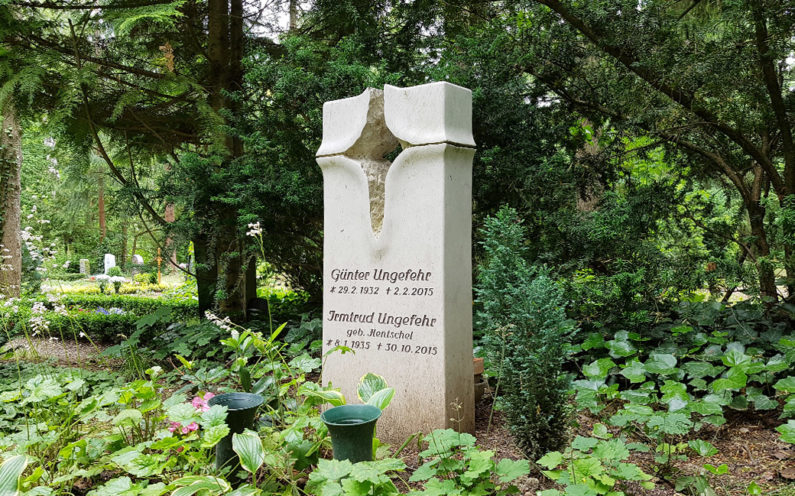 Erfurt Hauptfriedhof Einzelgrabmal Ungefehr - 1