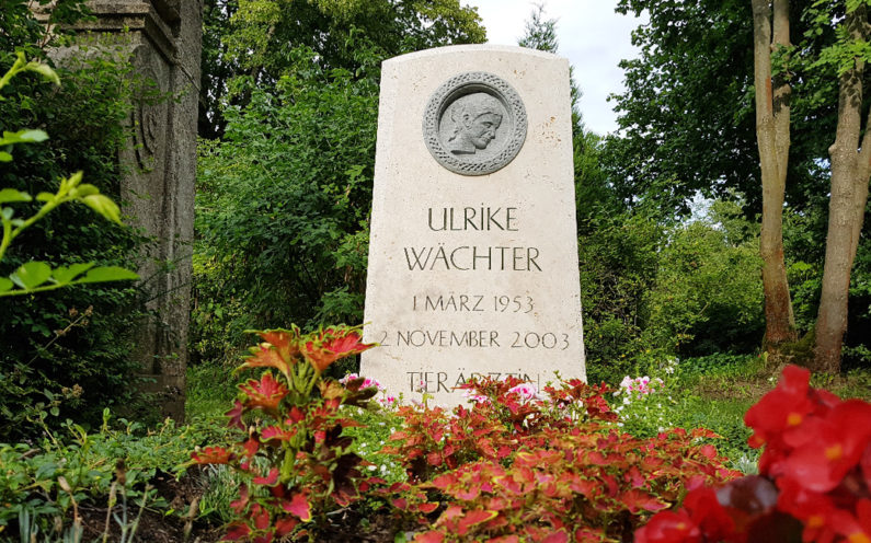 Neustadt an der Orla Evangelischer Friedhof Einzelgrabmal Wächter - 1