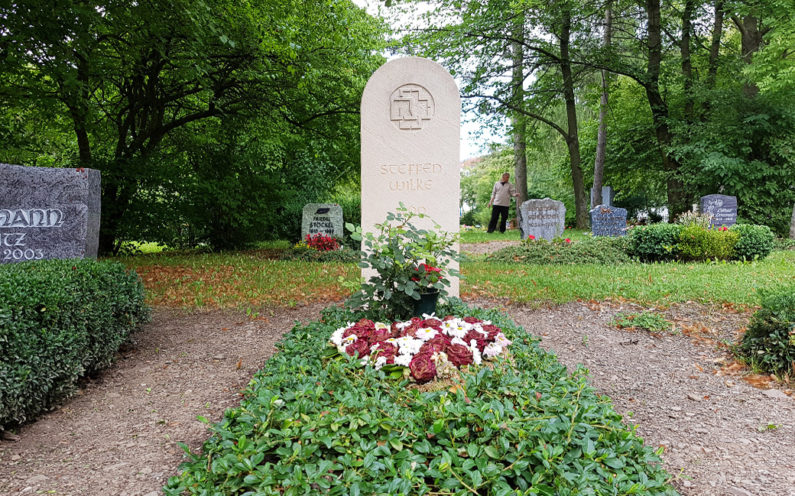 Neustadt an der Orla Evangelischer Friedhof Einzelgrabmal Wilke - 1