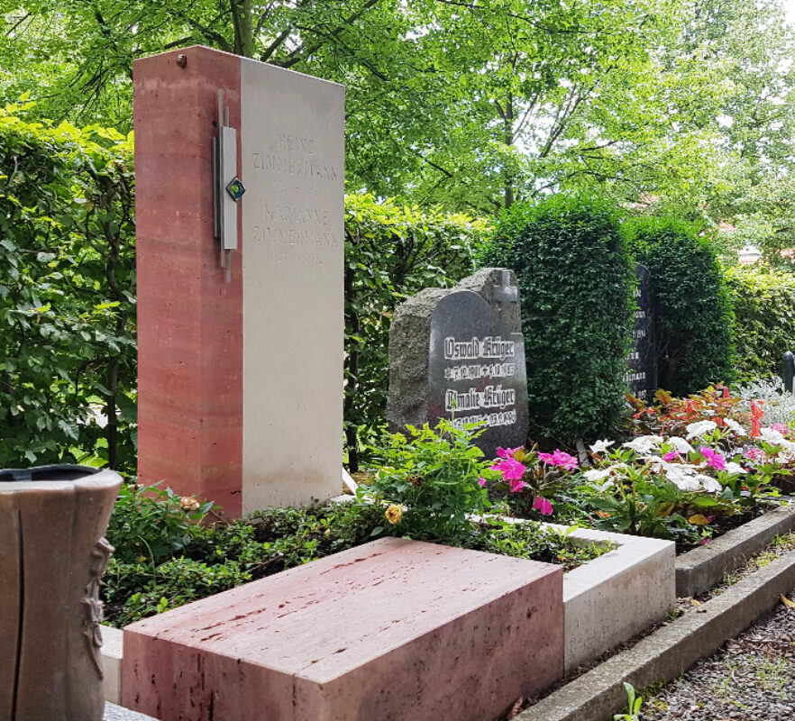 Grabstein mit rotem Travertin - weißer Kalkstein