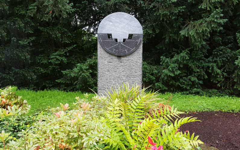 Köln Südfriedhof Mustergrabanlage Stele Einzelgrab Mustergrabanlage - 1