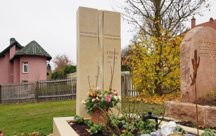Glashütten Friedhof Oberems Einzelgrabmal Feckl