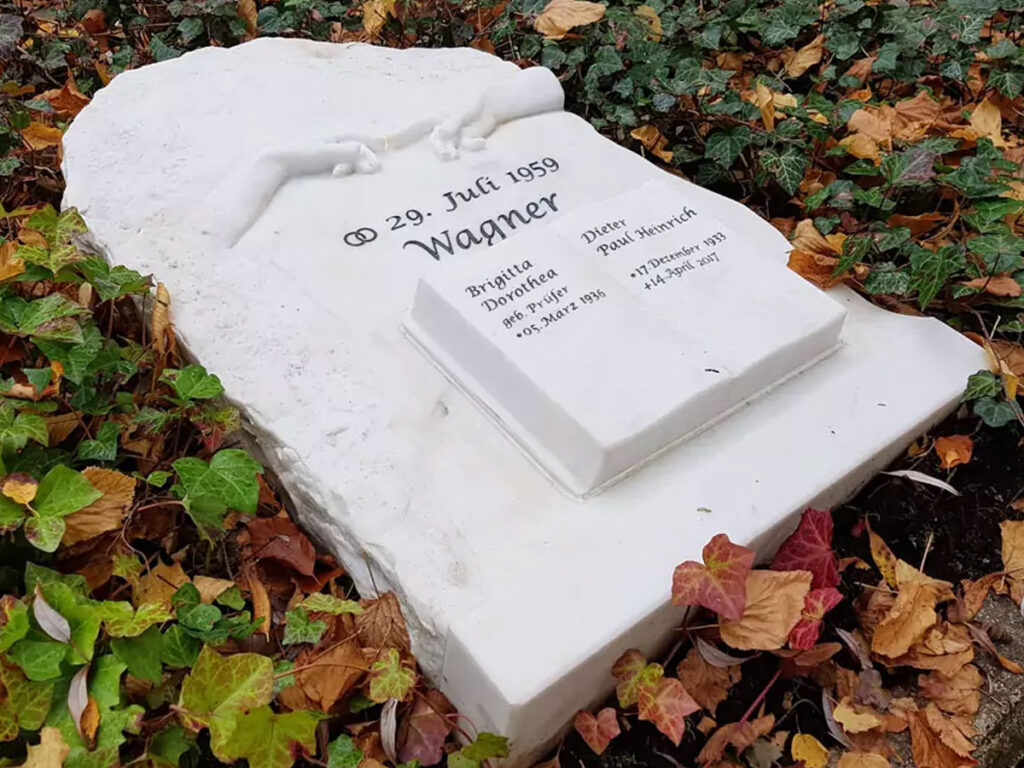 Grabplatte aus Marmor für ein Doppelgrab - Steinmetz Grabstein mit Michelangelo Motiv / Berührungen / Gera - Ostfriedhof