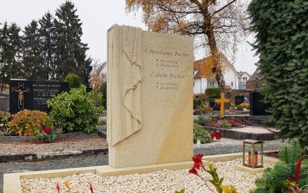 Bad Homburg Katholischer Friedhof Doppelgrabstein Pecher