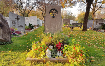 Vaterstetten Friedhof Einzelgrabstätte Czehowsky