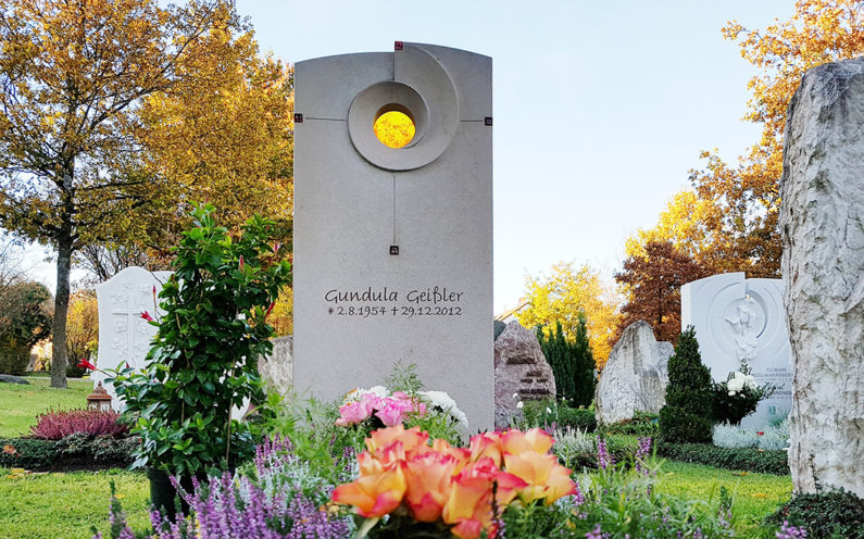 Vaterstetten Friedhof Einzelgrabmal Geißler - 1