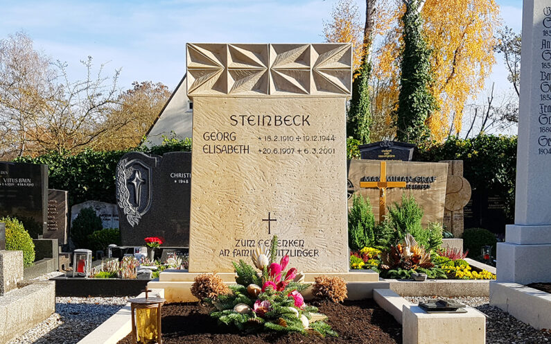 Pfaffenhofen Hauptfriedhof Familiengrab Steinbeck - 1