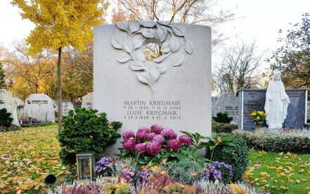 Vaterstetten Friedhof Doppelgrabstein Kriegmair