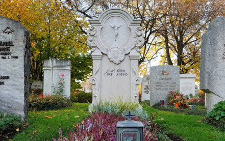 Vaterstetten Friedhof Einzelgrabstein Eder