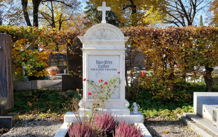 Pfaffenhofen Hauptfriedhof Einzelgrabstein Luther