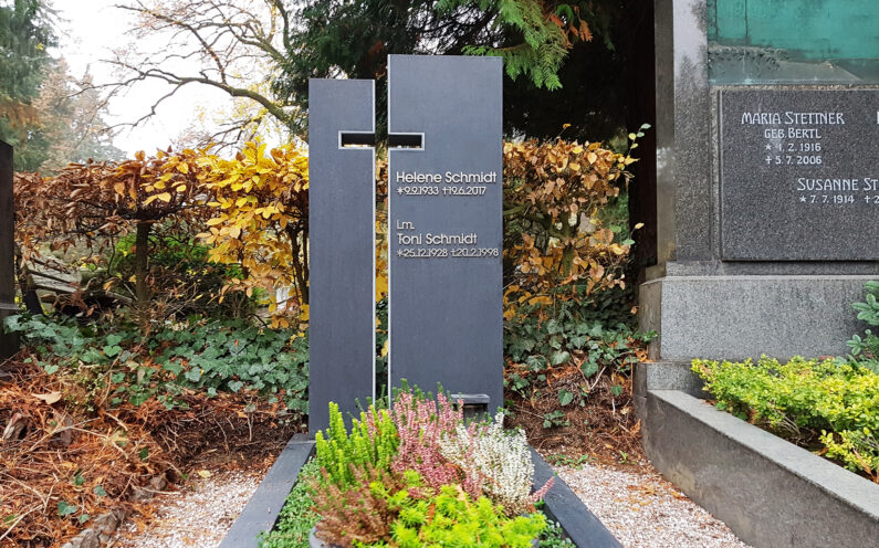 Wiesbaden Nordfriedhof Einzelgrabstein Schmidt - 1