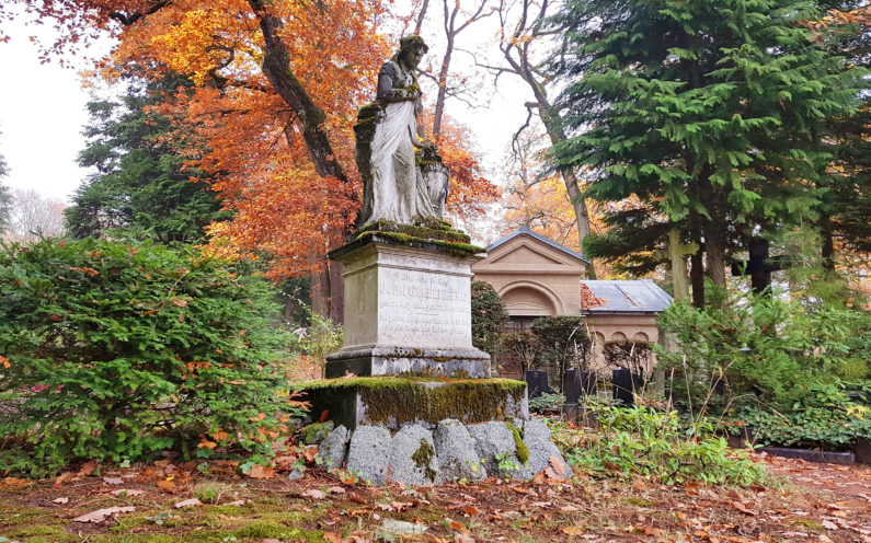 Wiesbaden Nordfriedhof historischer Einzelgrabstein John Goldenberg - 2