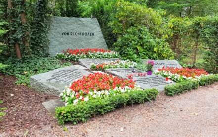 Wiesbaden Südfriedhof historische Grabanlage des Roten Barons Manfred Freiherr v. Richthofen