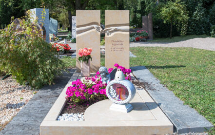 Waldshut Bergfriedhof Einzelgrabmal Legierski