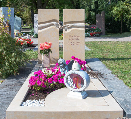Waldshut Bergfriedhof Einzelgrabmal Legierski