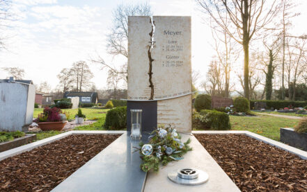 Obervellmar Friedhof Doppelgrabstein Familie Meyer