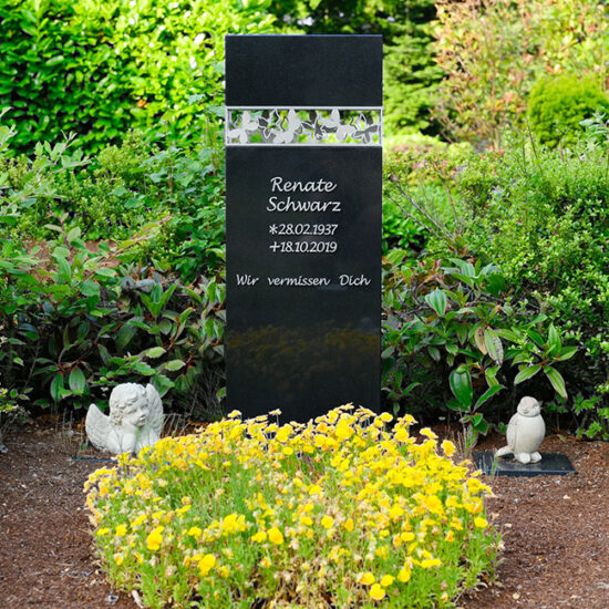 Ratingen Friedhof Hösel Einzelgrab aus Granit mit Edelstahlelement Familie Schwarz
