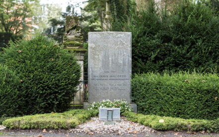 Köln Melaten Friedhof Grabstätte des Ingenieurs und Erfinders Nikolaus August Otto